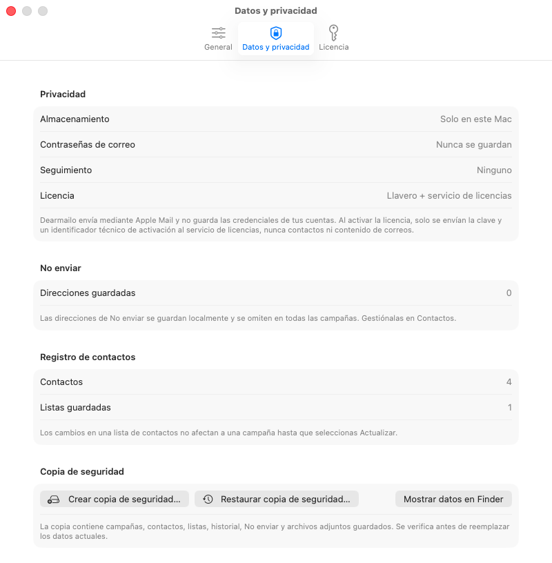 Ajustes de Datos y privacidad de Dearmailo con resúmenes de datos locales y los controles Crear copia de seguridad, Restaurar copia de seguridad y Mostrar datos en Finder.