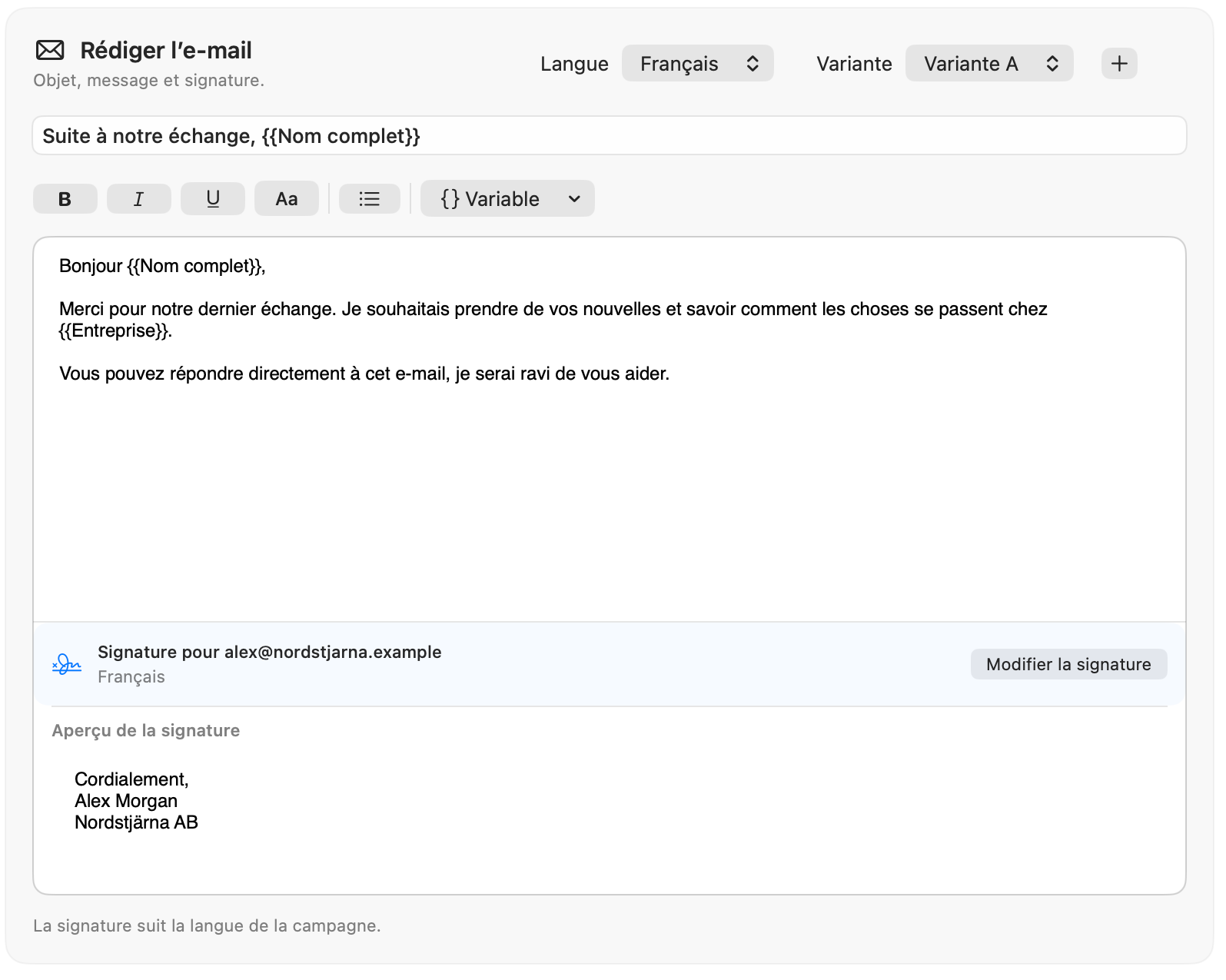 Éditeur de message de Dearmailo avec des variables de contact et une signature en français